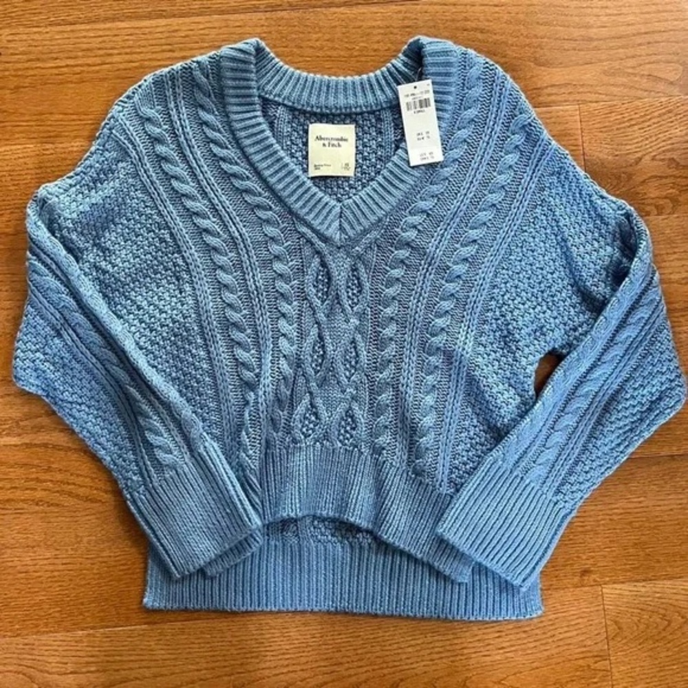 Abercrombie Cable Knit Sweater Small